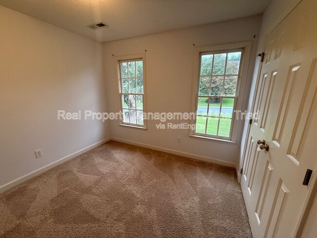 Building Photo - 4210 Shoal Creek Dr