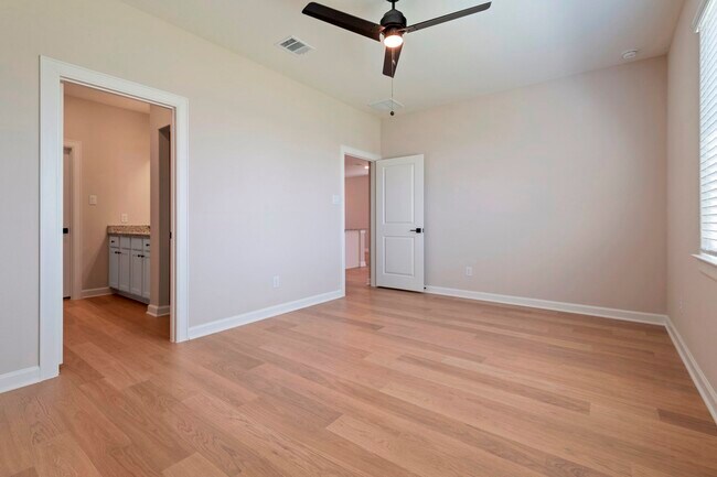 Building Photo - 1107 Campside Dr