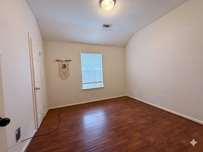 Building Photo - 4123 Applecreek Bend Dr