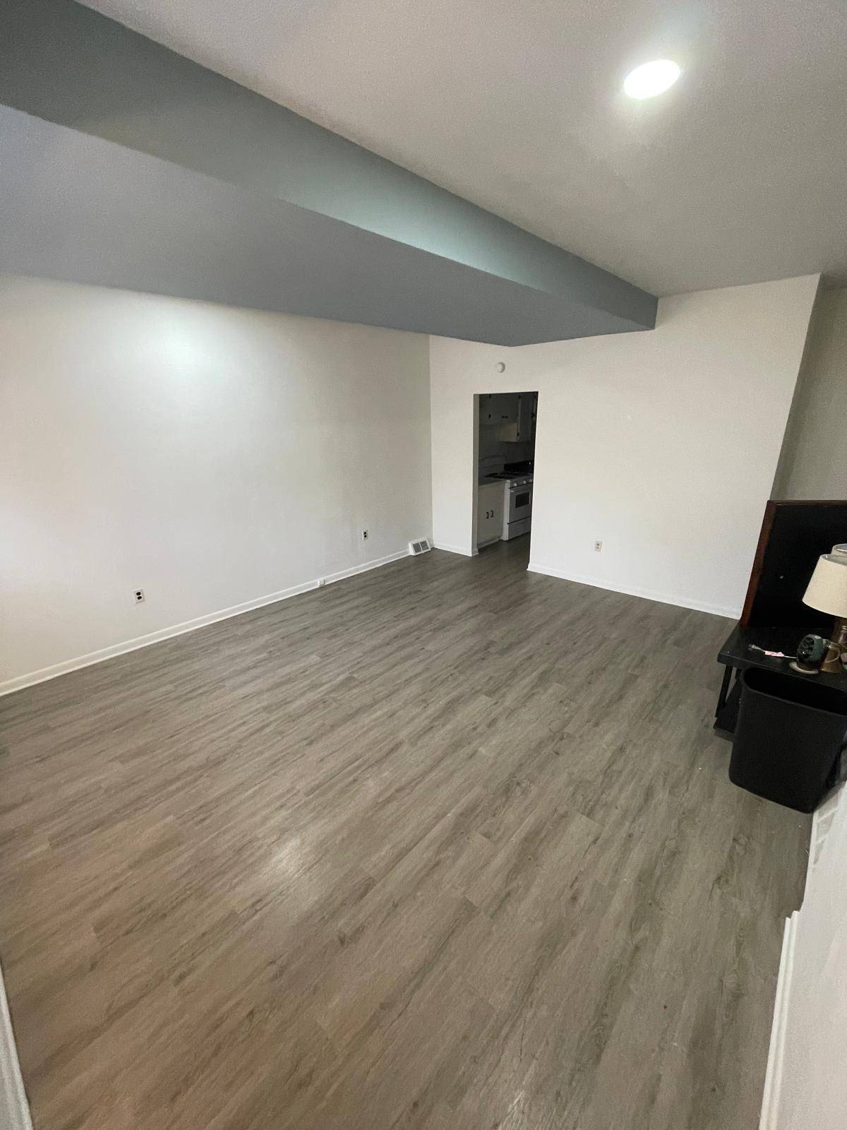 Building Photo - 1382 Center Ave