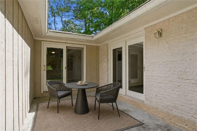 Building Photo - 2209 Cherring Ln