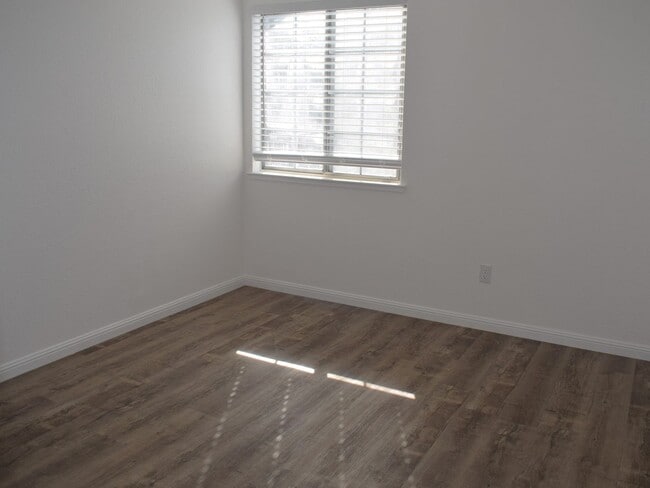 Building Photo - 8165 La Almendra Way