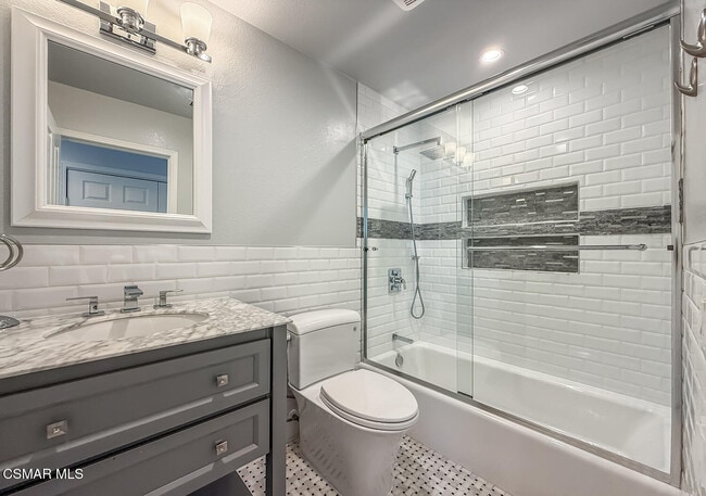 Building Photo - 5470 Seine Ct