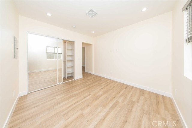 Building Photo - 1053 E Angeleno Ave