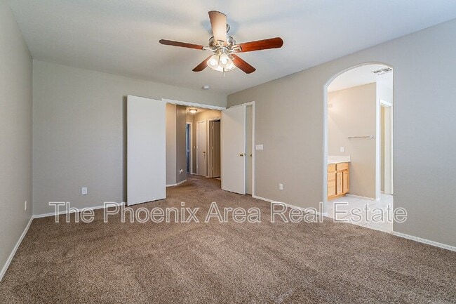 Building Photo - 251 W Windsor Dr