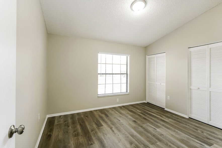 Building Photo - 8046 Hathaway Dr