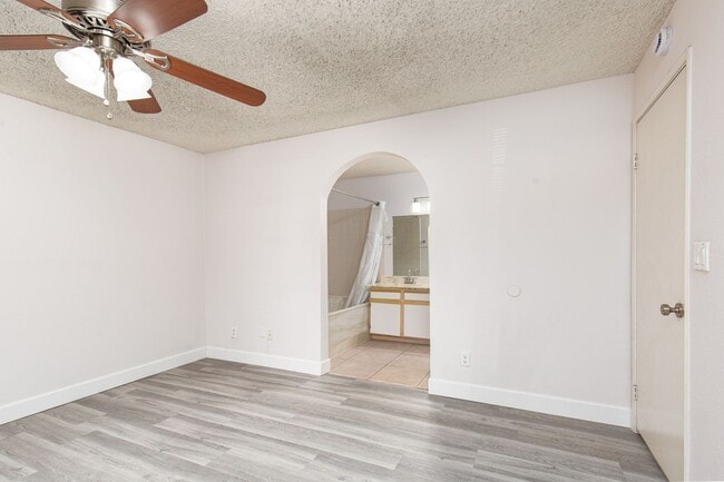 Building Photo - 3 Bedrooms Condo in a Guard Gated Summerlin Community