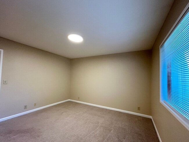 Building Photo - Serene 2 Bed, 2 Bath Updated Hidden Gem!