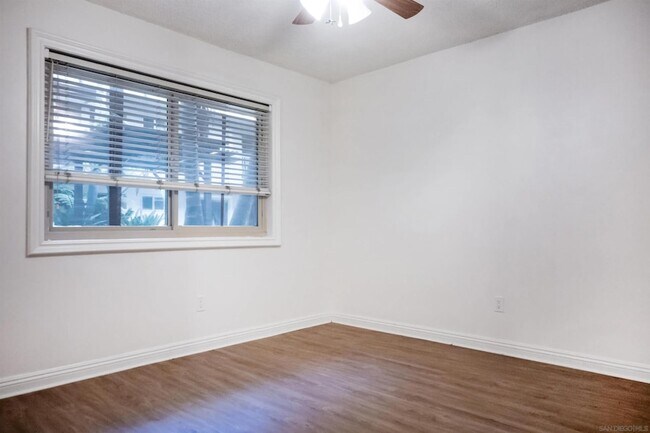Building Photo - 7555 Linda Vista Rd