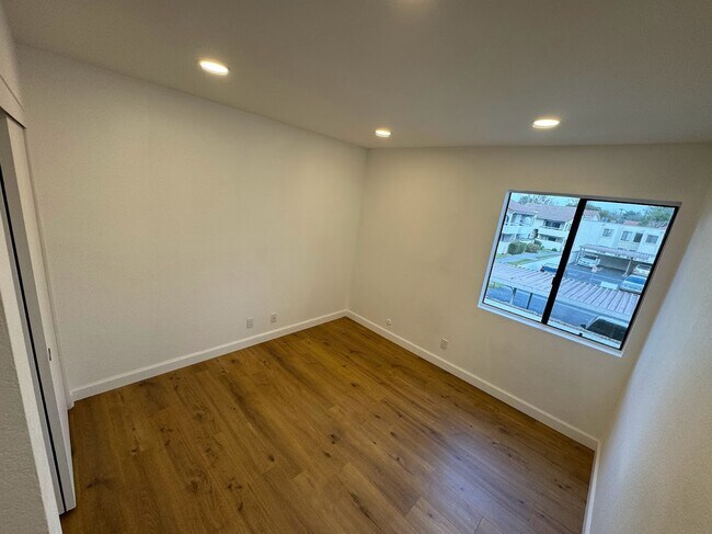 Building Photo - 25015 Peachland Ave