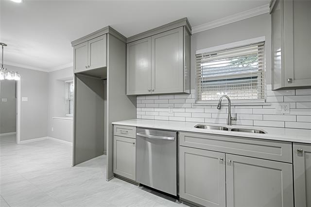 Building Photo - 1605 Monterrey Dr