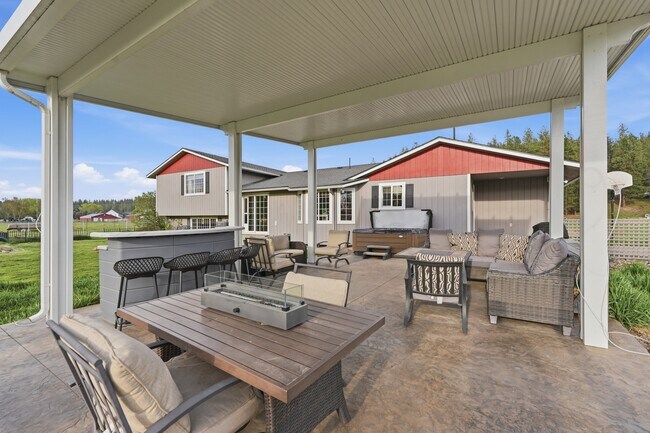 Building Photo - 21913 N Meadowview Dr