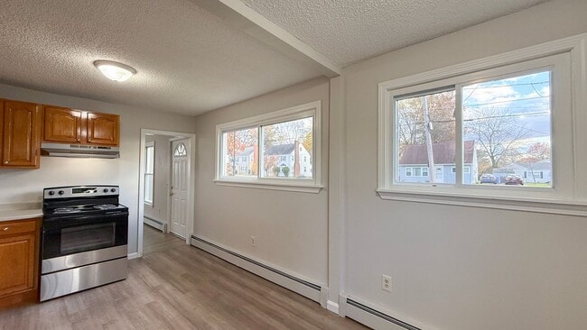 Building Photo - Gorgeous single-family Home