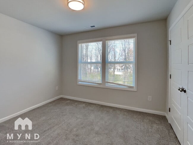 Building Photo - 252 Shingle Oak Rd