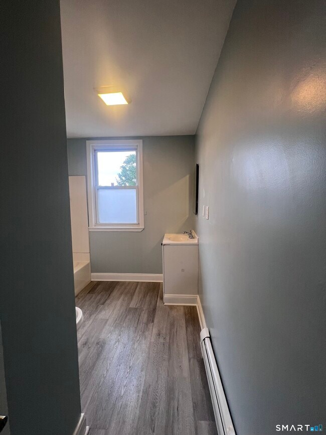Building Photo - 113 Milne St