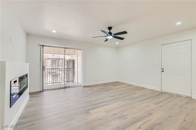 Building Photo - 4330 Sandy River Dr