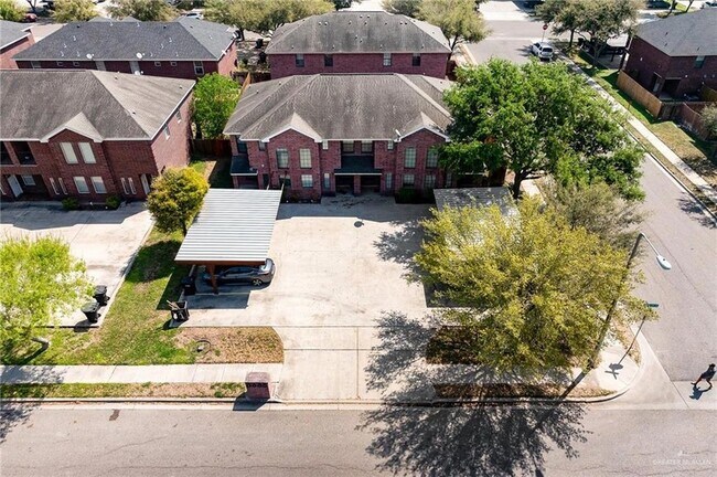 Building Photo - 213 S 49th St