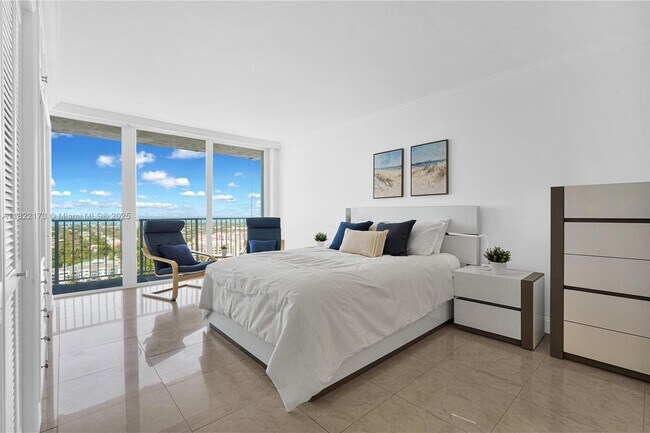 Building Photo - 881 Ocean Dr