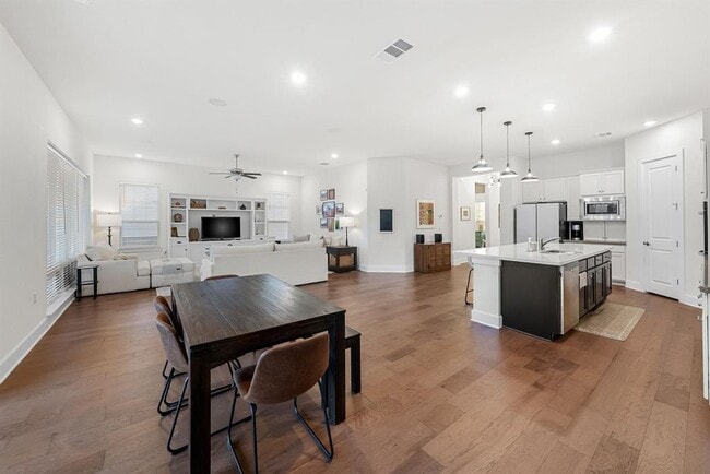 Building Photo - 16705 Horondelle Dr