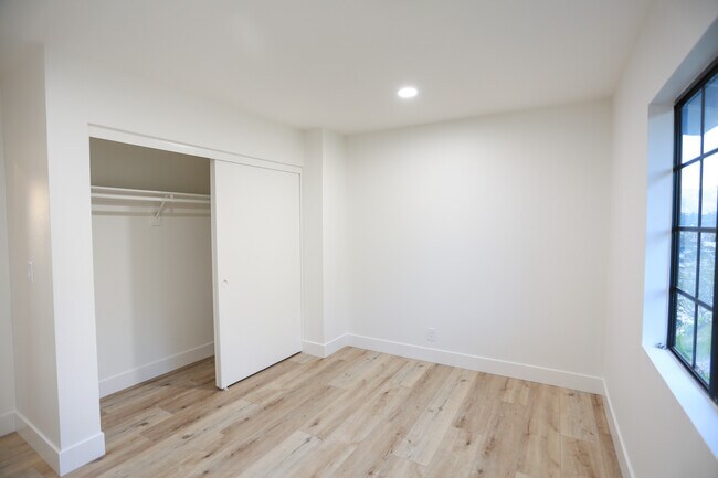 Building Photo - 2737 Chadwick Cir