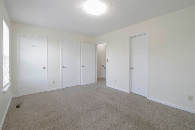 Building Photo - 2006 Tynewood Dr