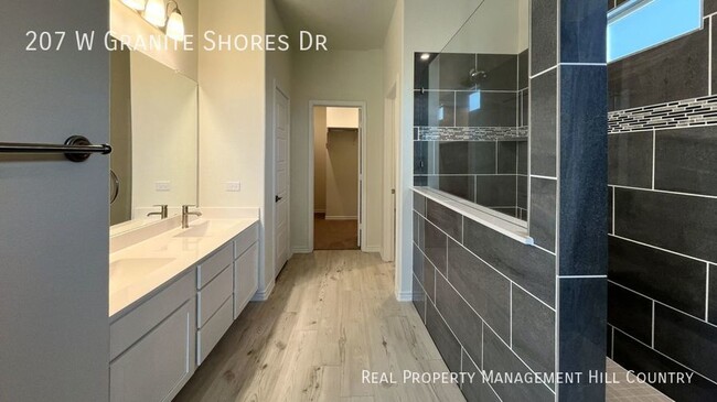 Building Photo - Live By Boerne Lake!