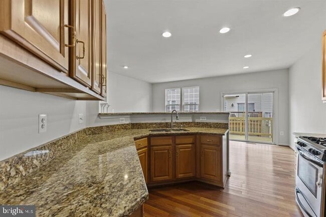 Building Photo - 46212 Walpole Terrace