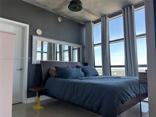 Building Photo - 3301 NE 1st Ave