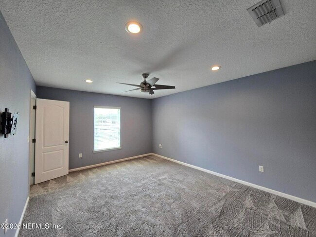 Building Photo - 180 Thornloe Dr