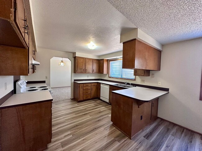 Building Photo - 970 S 55th Pl