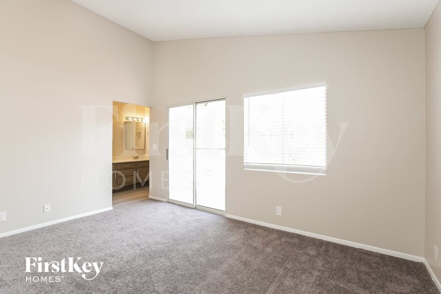 Building Photo - 3336 Surfline Dr