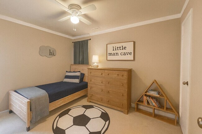 Building Photo - Beautiful Waterfront home with private dock