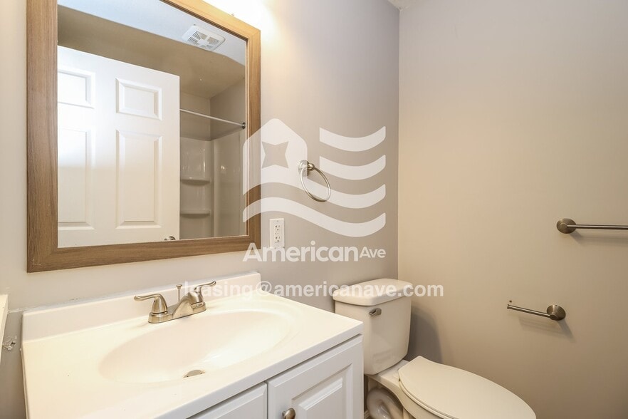 Building Photo - 831 Greenwood Ave