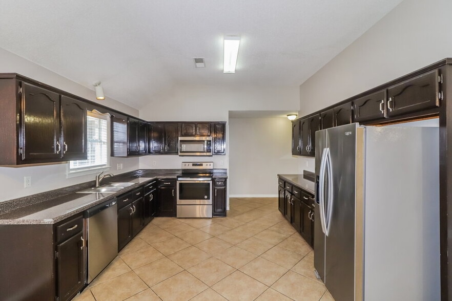 Building Photo - 13078 Braybourne Pkwy