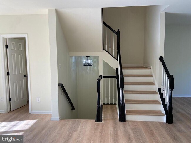 Building Photo - 42888 Golf View Dr