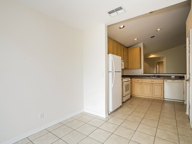 Building Photo - 5829 Wrenwater Dr