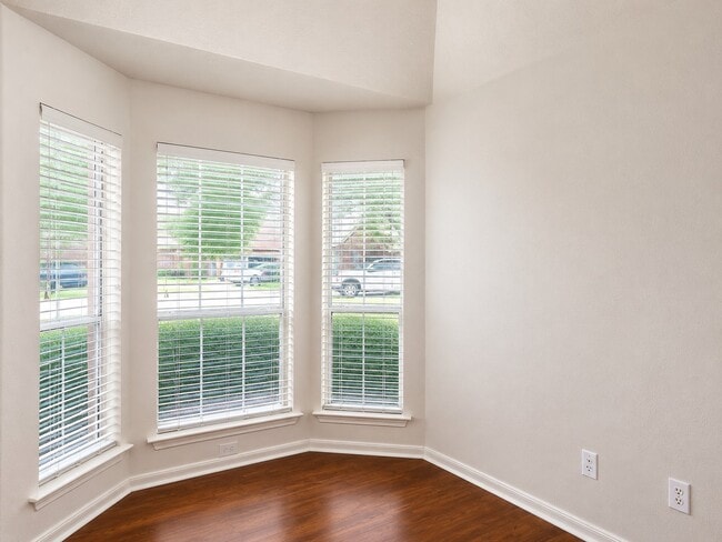 Building Photo - 20410 Nelva Park Ct