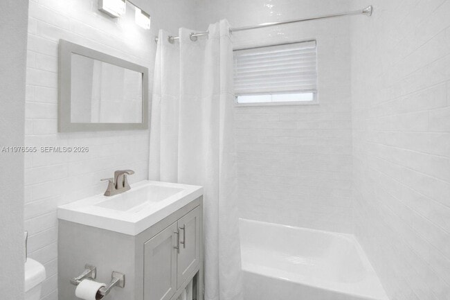 Building Photo - 100 SW 30th Rd