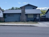 Building Photo - 660 Richmond Rd