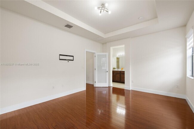 Building Photo - 10335 W 34th Ct