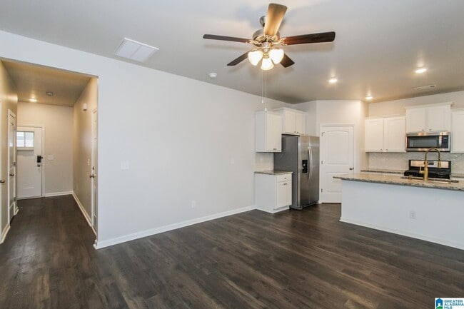 Building Photo - 173 Chelsea Park Rd