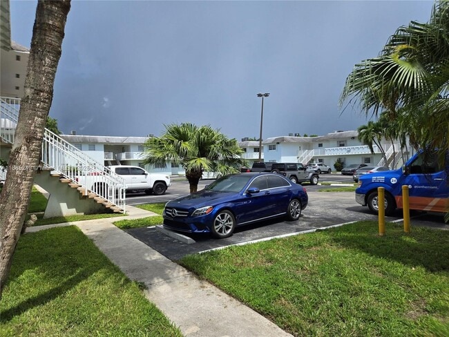 Building Photo - 7660 SW 82nd St