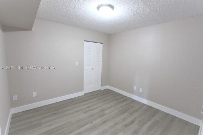 Building Photo - 2880 N Oakland Forest Dr