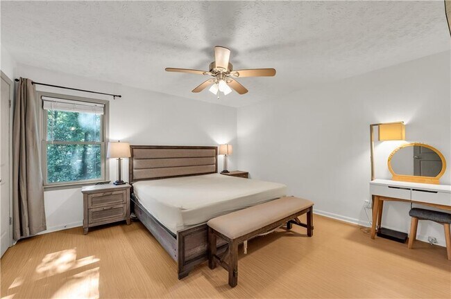 Building Photo - 5712 Port Dr