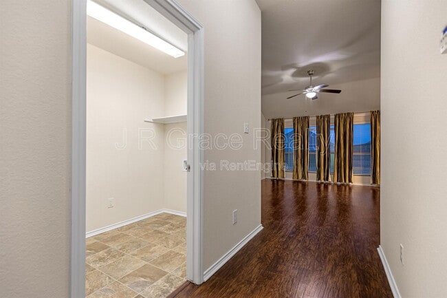 Building Photo - 4204 S Fork Ranch Rd