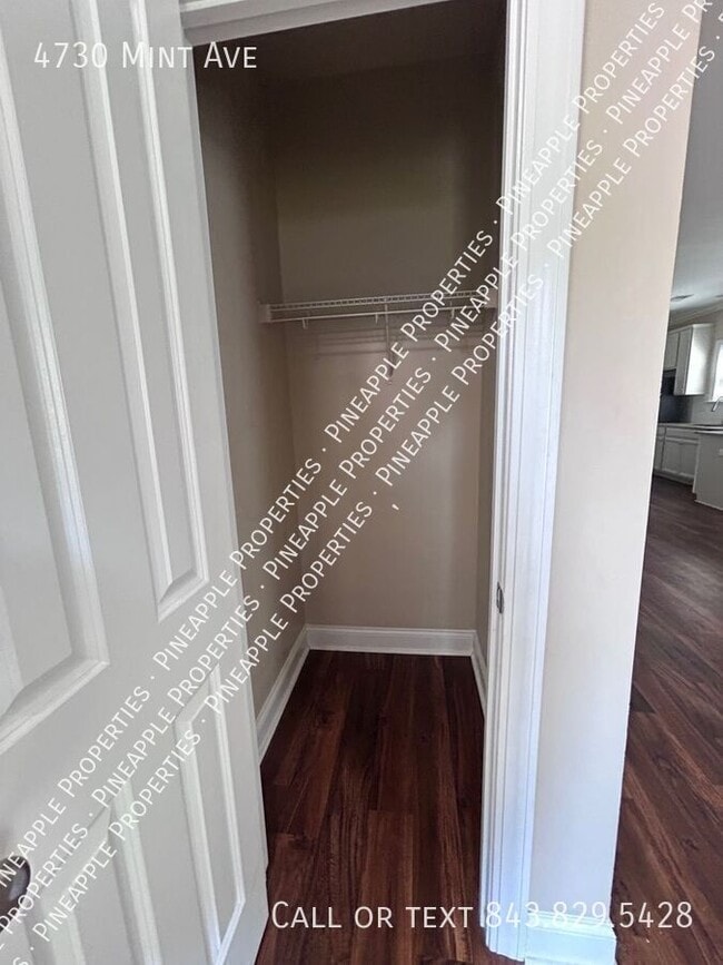 Building Photo - 4730 Mint Ave