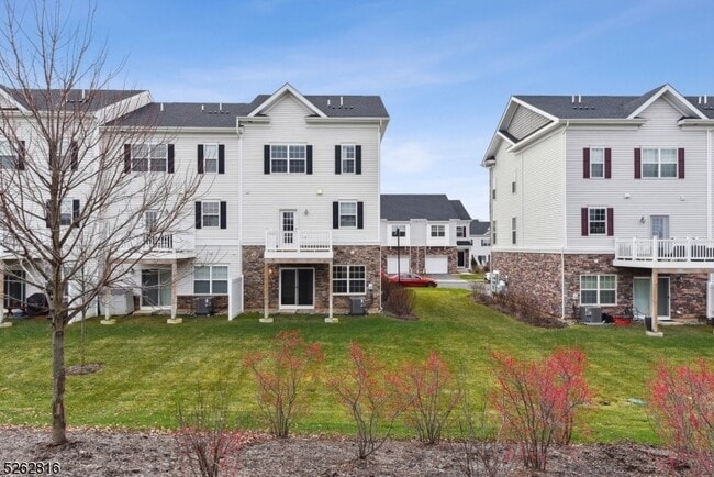 Building Photo - 12 Gerhard Pl