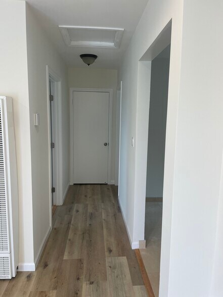 Building Photo - 526 Ponoma St