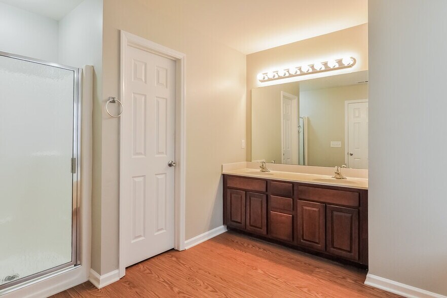 Building Photo - 3783 Burtons Barn St