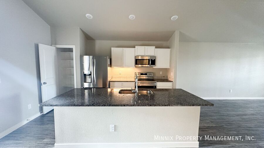 Building Photo - 3219 Abbeville Ave